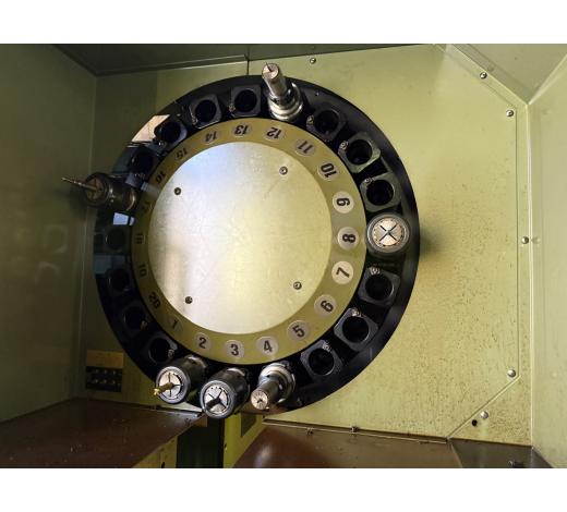 Máy Phay Kim Loại Makino Seiki MSA-40 Fanuc 16M