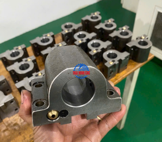 HOLDER MÁY TIỆN TAKISAWA TC-2 , TC-200 , TC-2000 